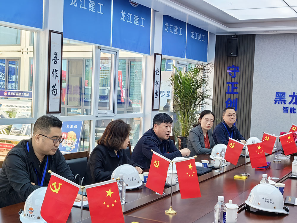 赵云鹏副书记畅交流.jpg 赵云鹏副书记畅交流.jpg
