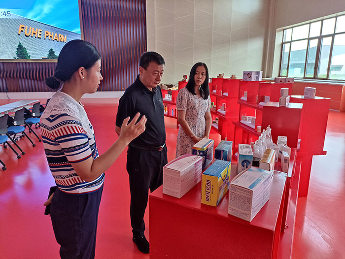 参观黑龙江福和制药集团股份有限公司产品展示.jpg