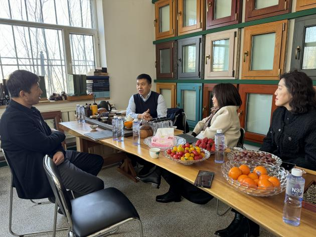 1与黑龙江柏森伟业木制品有限公司领导进行座谈.png 1与黑龙江柏森伟业木制品有限公司领导进行座谈.png