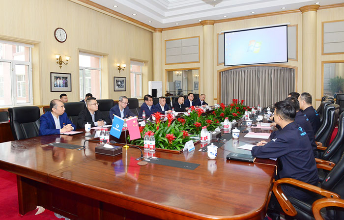 校企双方座谈现场.jpg 校企双方座谈现场.jpg