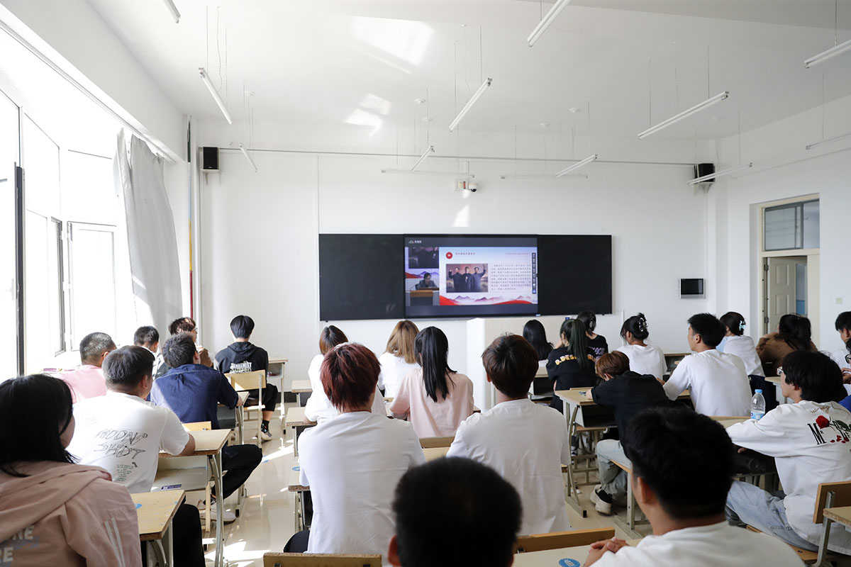 北校区学生.jpg
