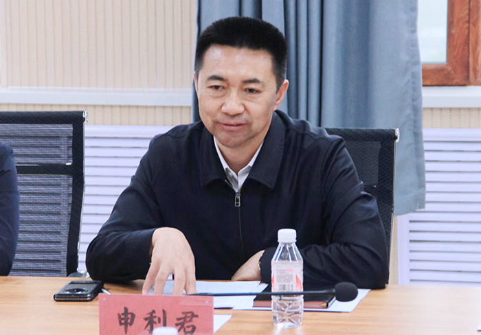 龙江县委常委、组织部部长申利君发言.jpg