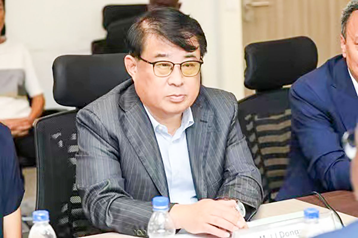 7教育部座谈书记个人照片.jpg 7教育部座谈书记个人照片.jpg