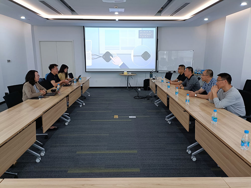 校企座谈1.jpg 校企座谈1.jpg