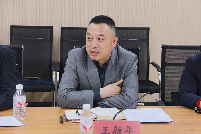 副院长王新年主持院县合作共建“产业学院”签约仪式.JPG