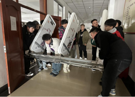 我院组织开展“弘扬雷锋精神 绽放青春风采”系列志愿活动 新闻(1)1062.png 我院组织开展“弘扬雷锋精神 绽放青春风采”系列志愿活动 新闻(1)1062.png