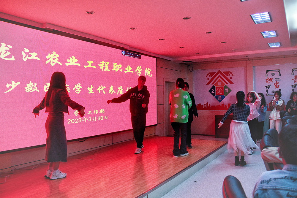 2学生才艺展示 拷贝.jpg 2学生才艺展示 拷贝.jpg