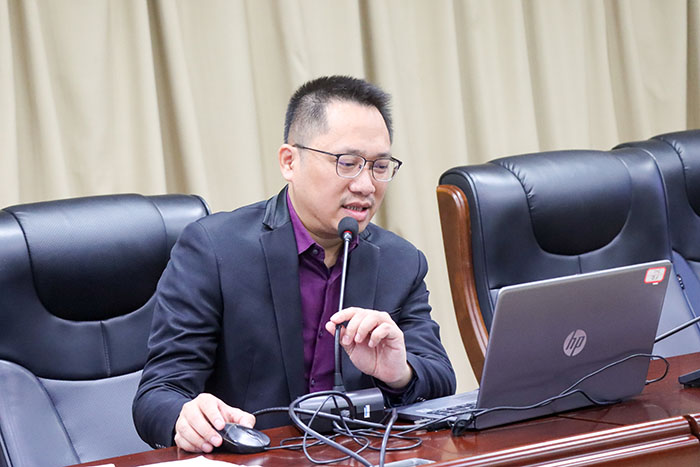 吴东盛老师讲座.jpg