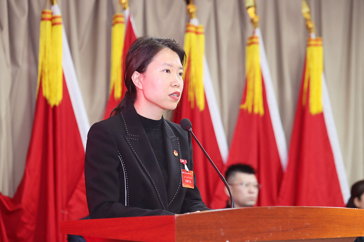 16学院团委书记郭姝致闭幕词.jpg 16学院团委书记郭姝致闭幕词.jpg