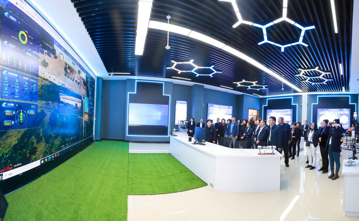 B11I8555-Pano.jpg B11I8555-Pano.jpg