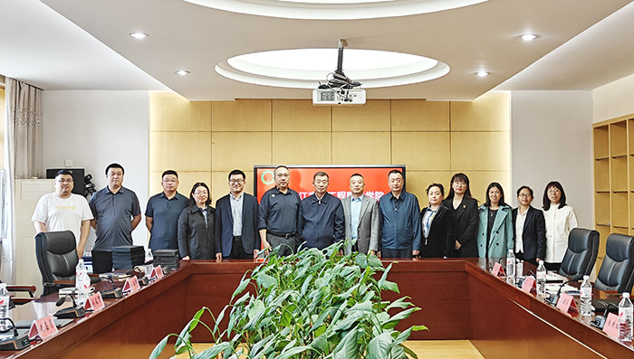 会后合影留念.jpg 会后合影留念.jpg