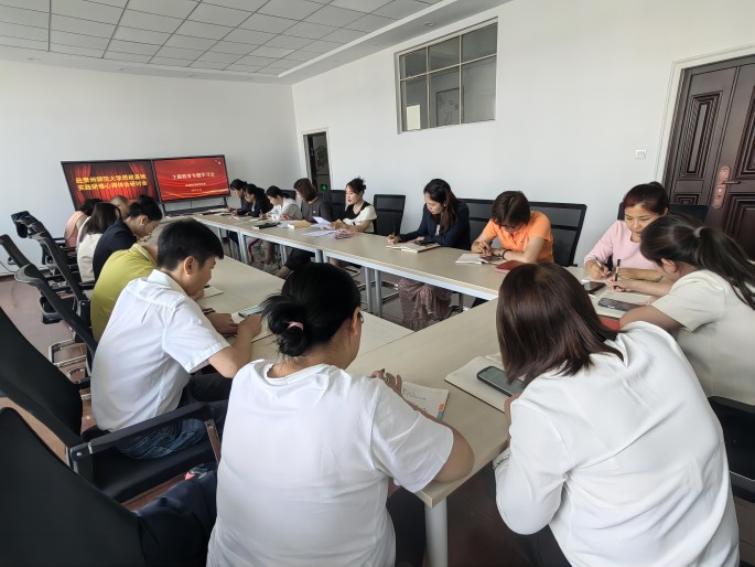 座谈会现场1.jpg