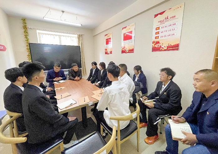 水利与建筑工程学院党总支书记王立臣、副书记宋世礼开展主题教育理论学习4.png 水利与建筑工程学院党总支书记王立臣、副书记宋世礼开展主题教育理论学习4.png